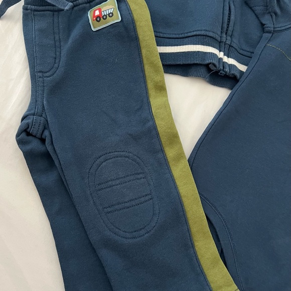 Boys Gymboree Hoodie Onesie & Pants Set - Picture 9 of 11